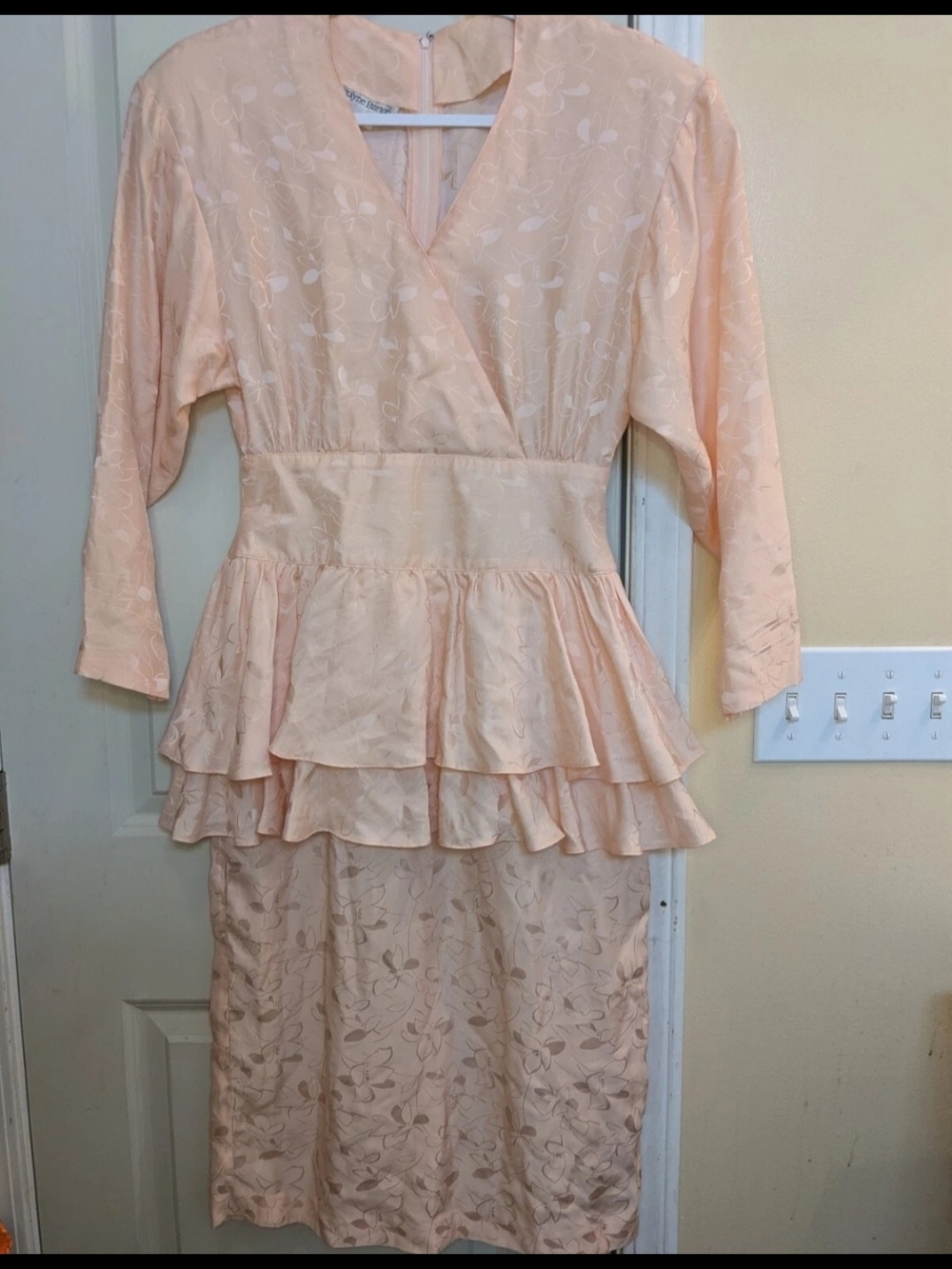 Carolyne Barton vintage womens 8 pink Silk Pink Ruffled dress